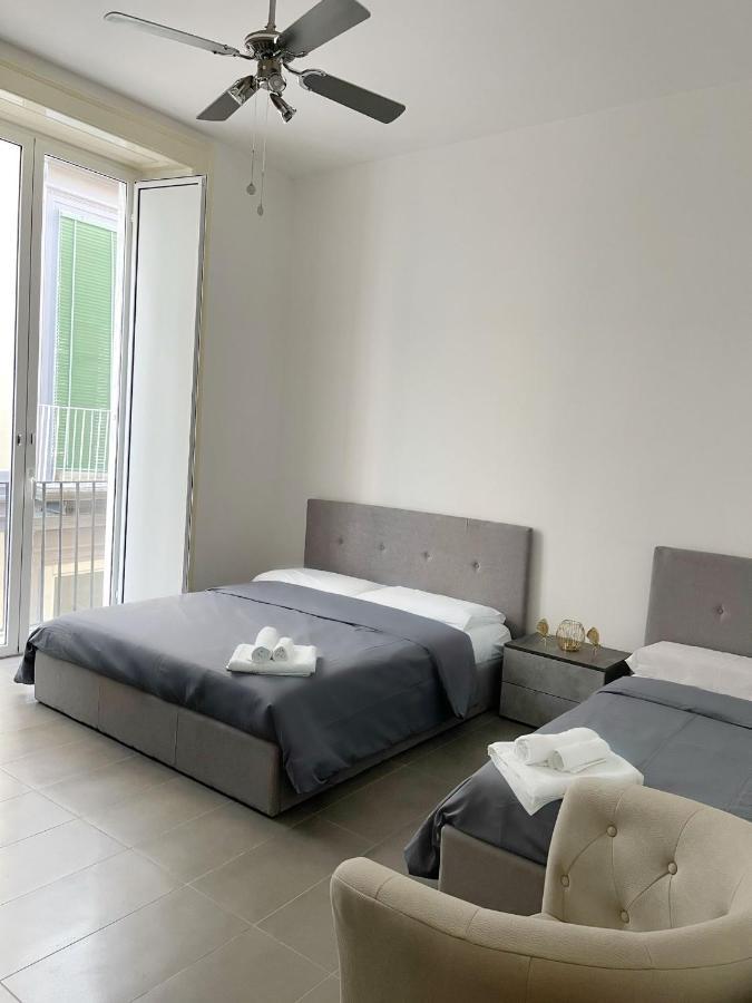 Holiday House Napoli Esterno foto