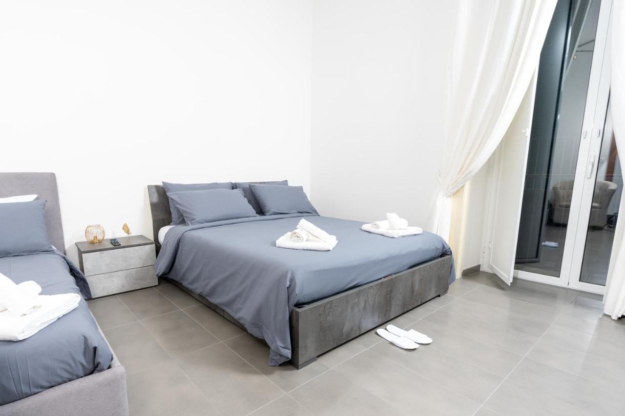 Holiday House Napoli Esterno foto